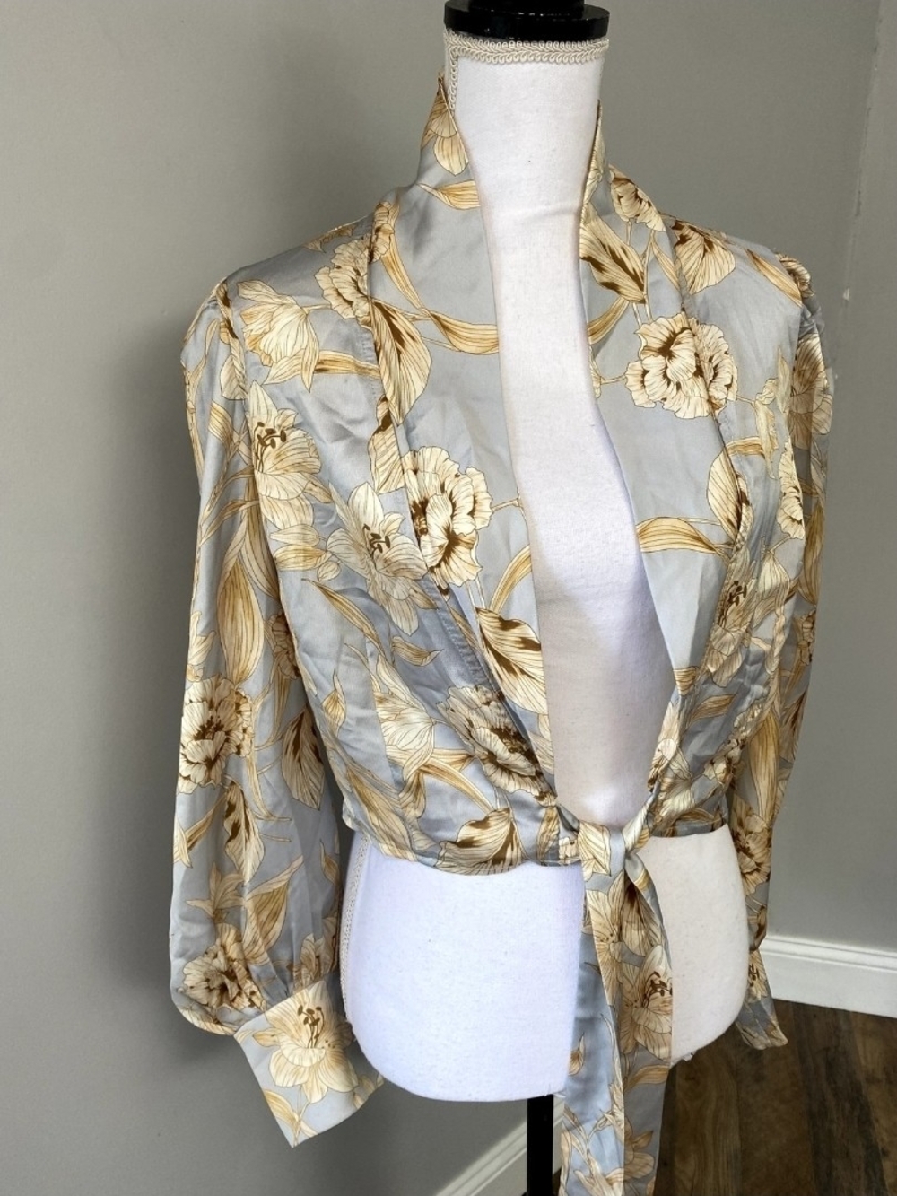 Floral Tie-Front Satin Top in Soft Gray and Gold